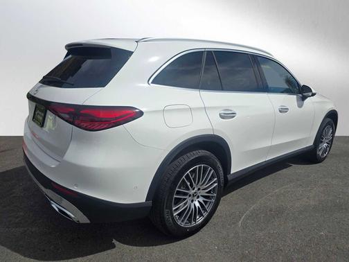 2026 Mercedes-Benz GLC 300 Base