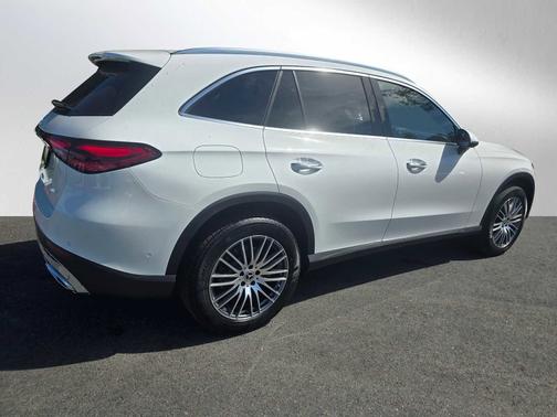 2026 Mercedes-Benz GLC 300 