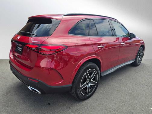 MANUFAKTUR Patagonia Red Metallic 2026 Mercedes-Benz GLC 300