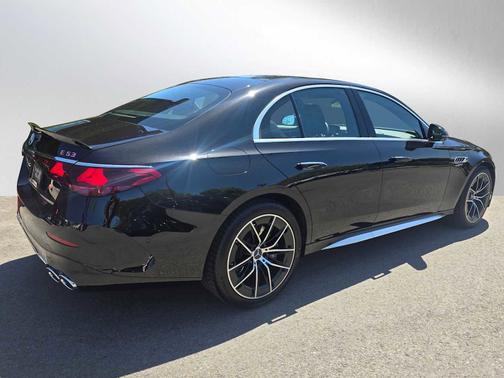 Obsidian Black Metallic 2025 Mercedes-Benz AMG E 53