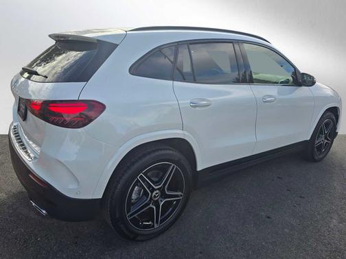 2025 Mercedes-Benz GLA 250 Base