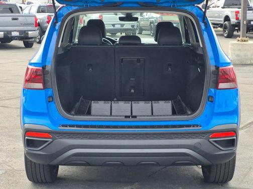 2024 Volkswagen Taos 1.5T SE Black