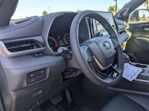 2025 Toyota Highlander XSE