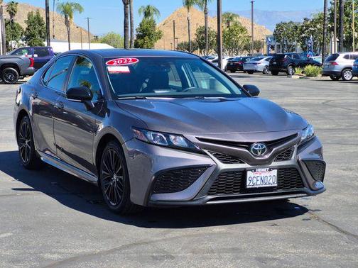 2022 Toyota Camry SE