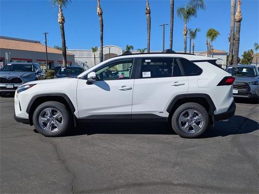 2025 Toyota RAV4 Hybrid LE