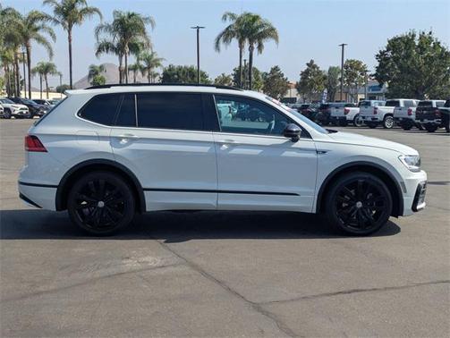 2021 Volkswagen Tiguan 2.0T SE R-Line Black
