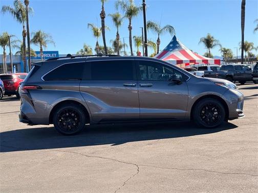 2022 Toyota Sienna XSE 7 Passenger