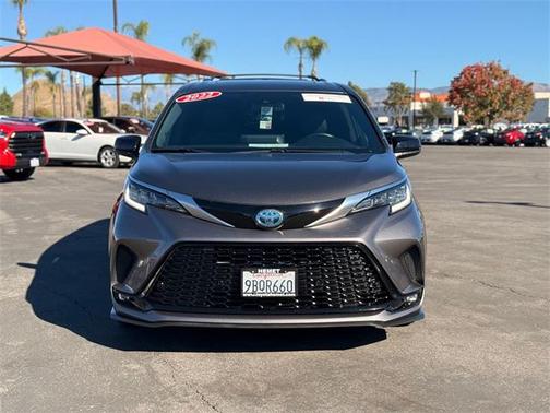 2022 Toyota Sienna XSE 7 Passenger
