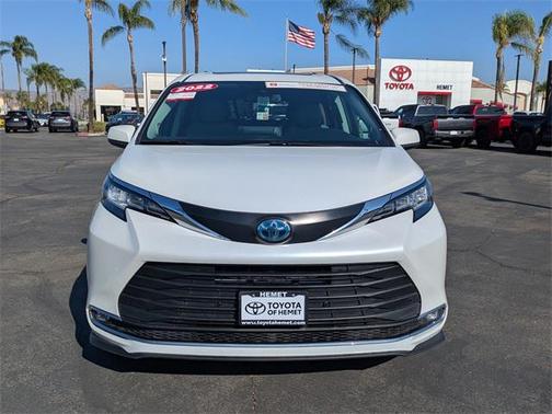 2022 Toyota Sienna XLE 7 Passenger