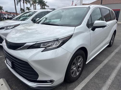 2022 Toyota Sienna XLE 7 Passenger