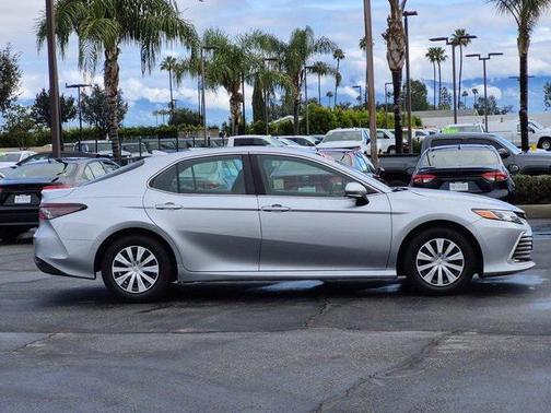 2024 Toyota Camry Hybrid LE