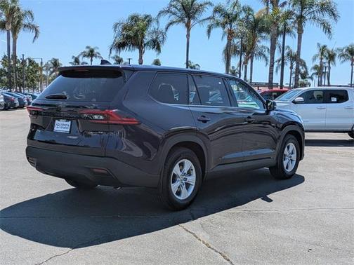 2025 Toyota Highlander LE