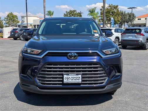 2025 Toyota Highlander LE