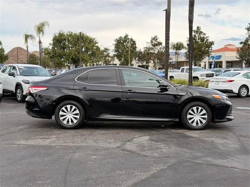 2019 Toyota Camry Hybrid LE