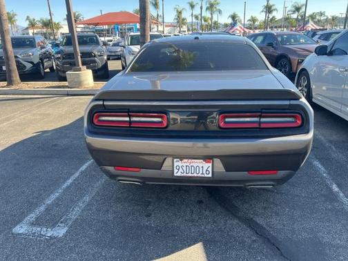 2022 Dodge Challenger SXT