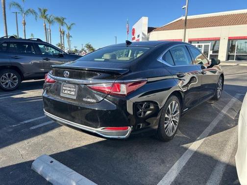 2020 Lexus ES 300h Base