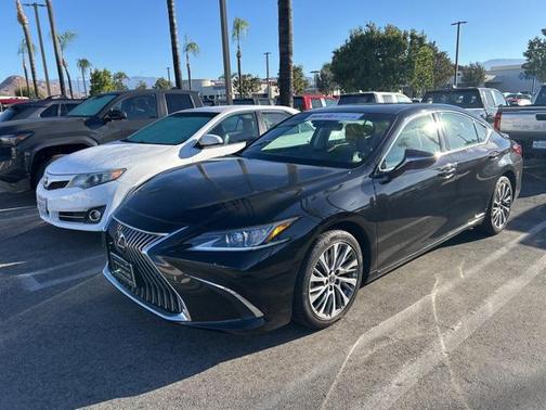 2020 Lexus ES 300h Base