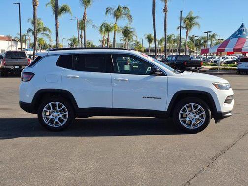 2024 Jeep Compass Latitude Lux