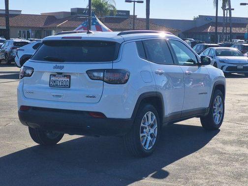 2024 Jeep Compass Latitude Lux