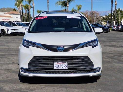 2022 Toyota Sienna XLE