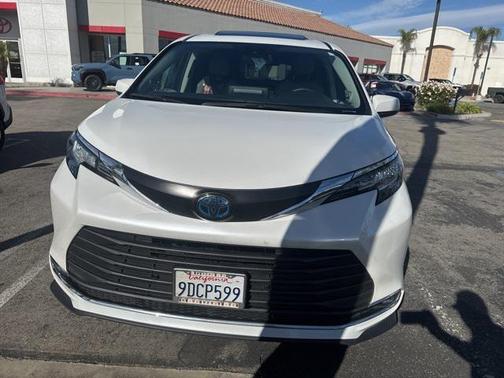 2022 Toyota Sienna XLE