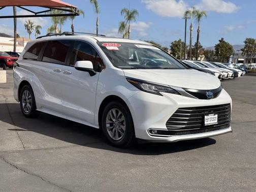 2023 Toyota Sienna XLE 7 Passenger