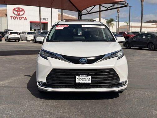 2023 Toyota Sienna XLE