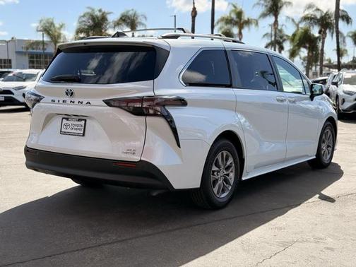 2023 Toyota Sienna XLE 7 Passenger