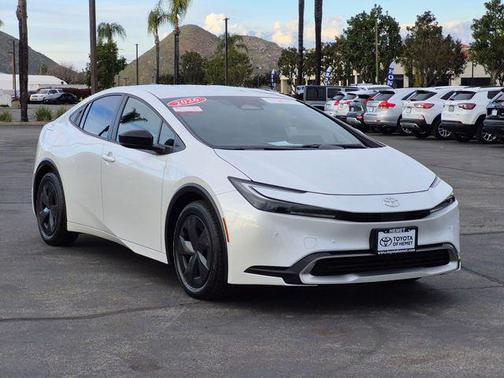 2026 Toyota Prius Plug-In Hybrid SE