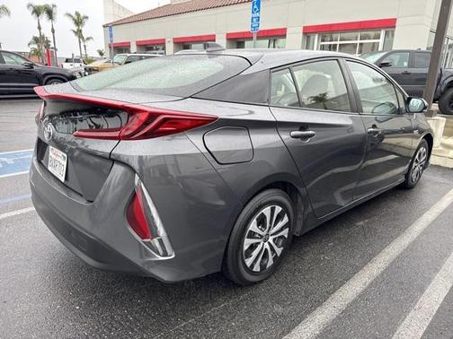 2021 Toyota Prius Prime LE