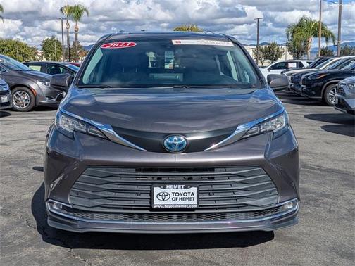 2023 Toyota Sienna XLE