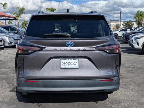 2023 Toyota Sienna XLE