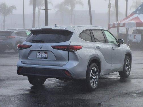 2025 Toyota Highlander XLE