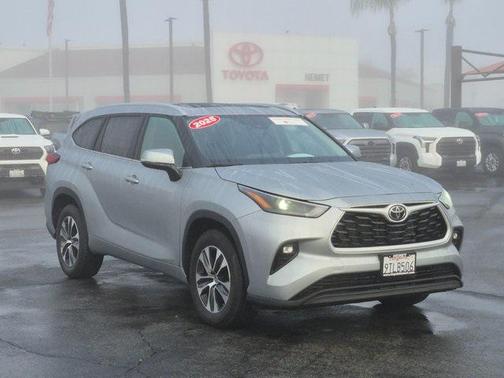 2025 Toyota Highlander XLE