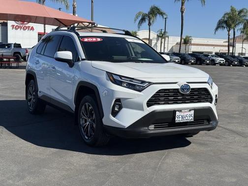 2023 Toyota RAV4 Hybrid XLE Premium