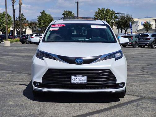 2025 Toyota Sienna XLE