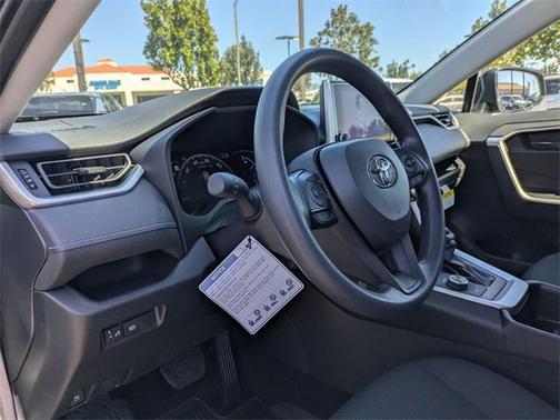 2025 Toyota RAV4 Hybrid SE