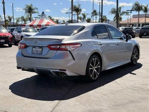 2020 Toyota Camry SE