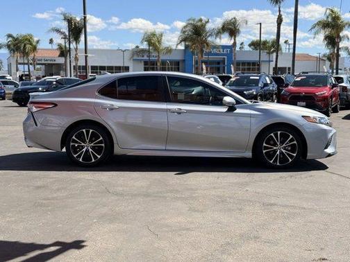 2020 Toyota Camry SE