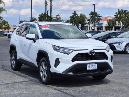 Ice Cap 2024 Toyota RAV4 XLE