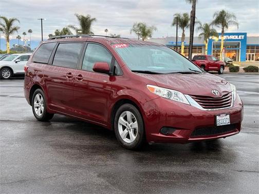 2015 Toyota Sienna LE