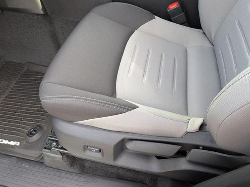 2026 Toyota Tacoma Hybrid TRD Off Road