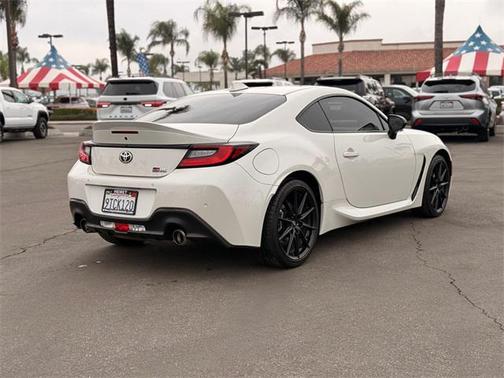 2025 Toyota GR86 Premium