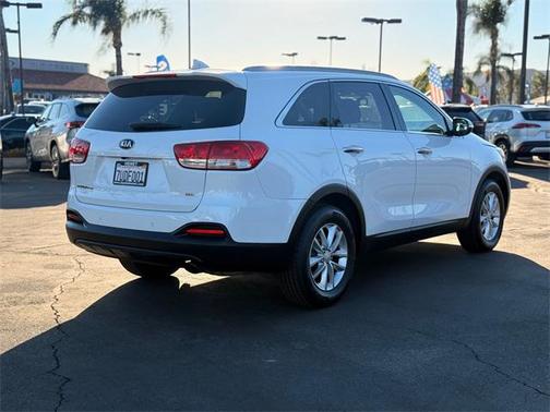 2017 Kia Sorento LX