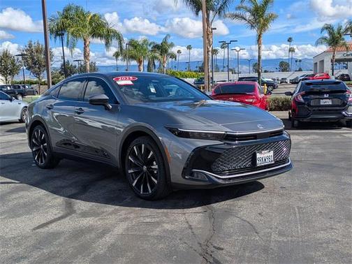 2025 Toyota Crown Platinum