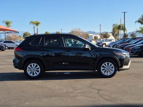 2025 Toyota Corolla Cross LE