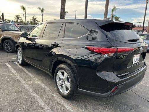 2023 Toyota Highlander LE