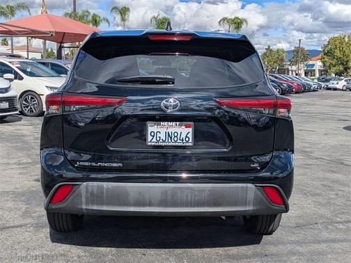 2023 Toyota Highlander LE