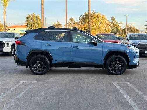 2023 Toyota RAV4 Hybrid SE
