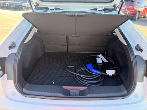 2025 Toyota Prius Plug-In Hybrid SE